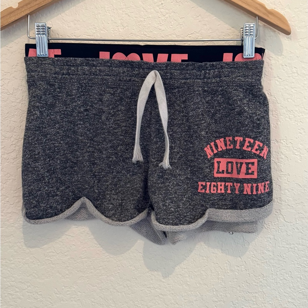 No Boundaries Knit Heather Black Beach Gray Women's Shorts.